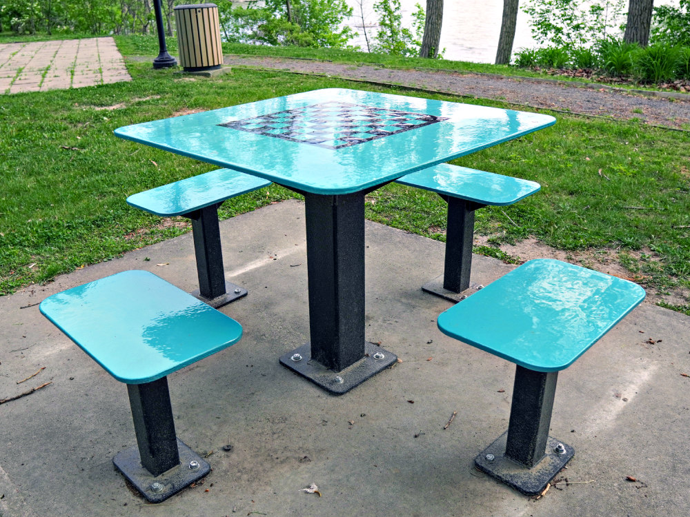 table-damier-st-mathias-2020 table extérieure carrée - table damier st mathias 2020